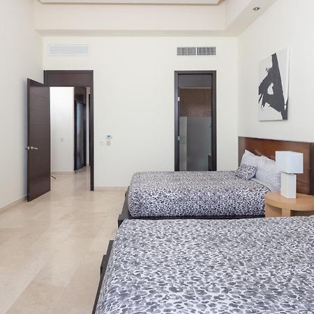 Encanto Living Penthouse By Kivoya Rocky Point Exterior photo