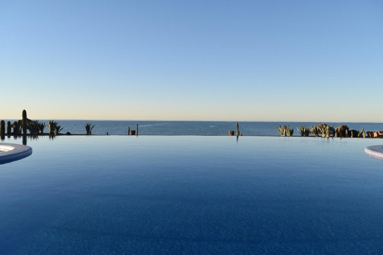 Encanto Living Penthouse By Kivoya Rocky Point Exterior photo