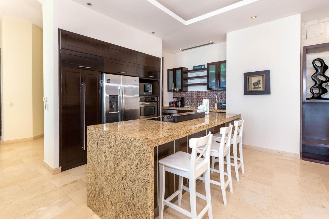 Encanto Living Penthouse By Kivoya Rocky Point Exterior photo