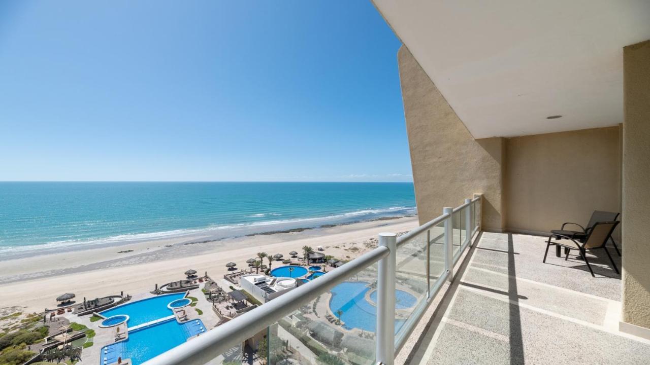 Encanto Living Penthouse By Kivoya Rocky Point Exterior photo