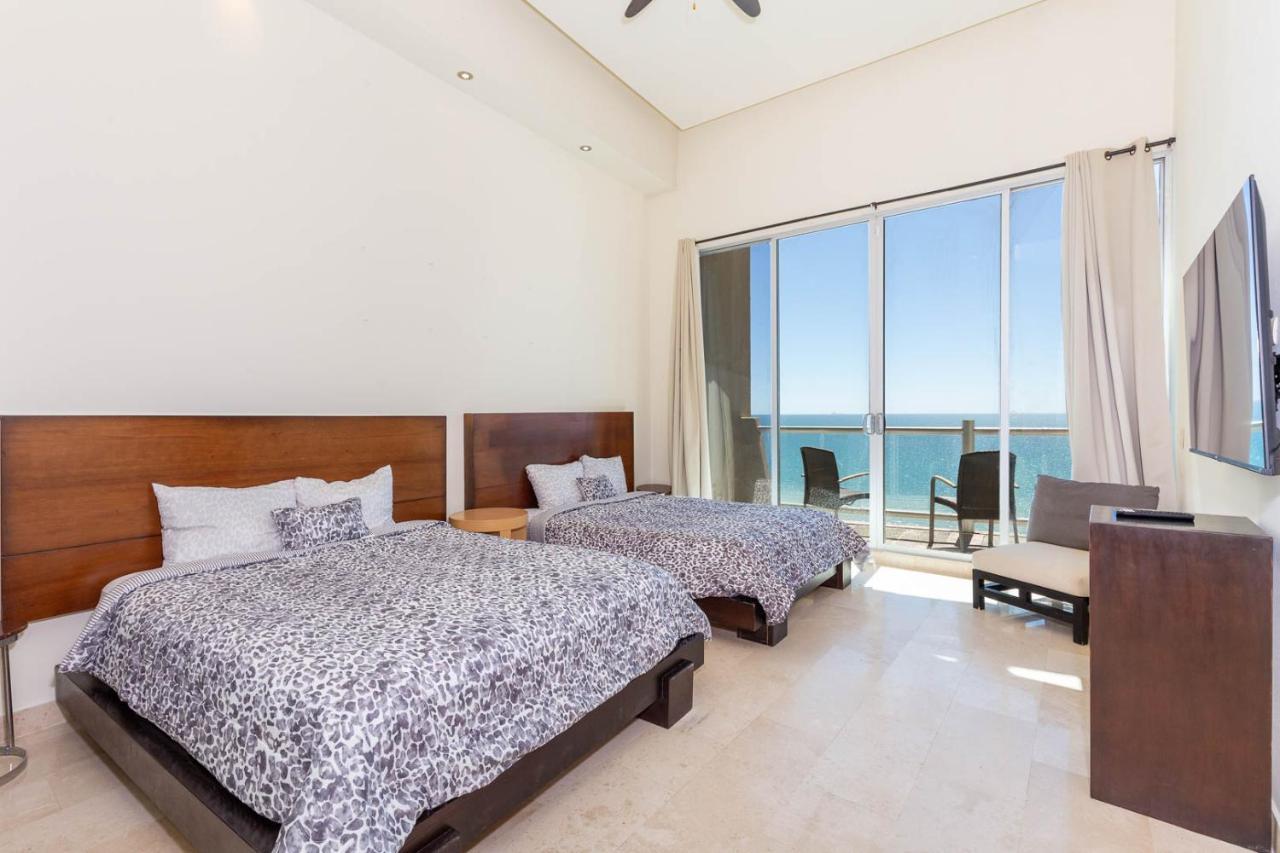 Encanto Living Penthouse By Kivoya Rocky Point Exterior photo