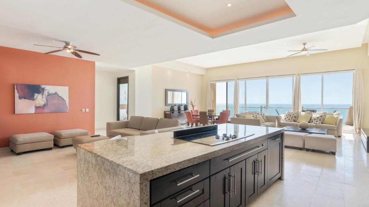 Encanto Living Penthouse By Kivoya Rocky Point Exterior photo