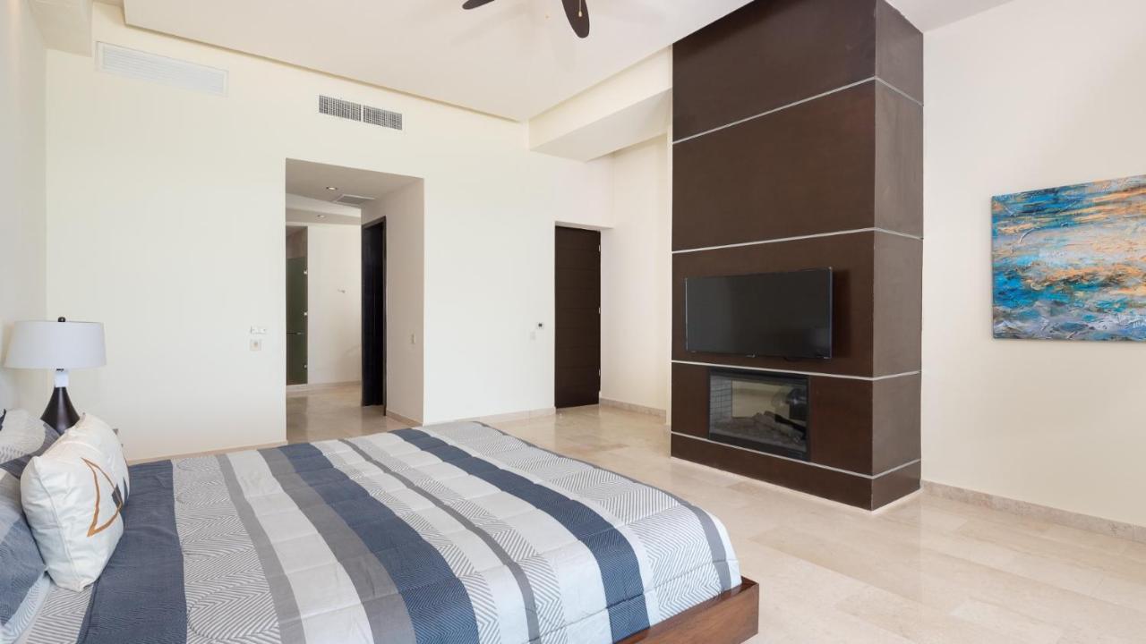 Encanto Living Penthouse By Kivoya Rocky Point Exterior photo