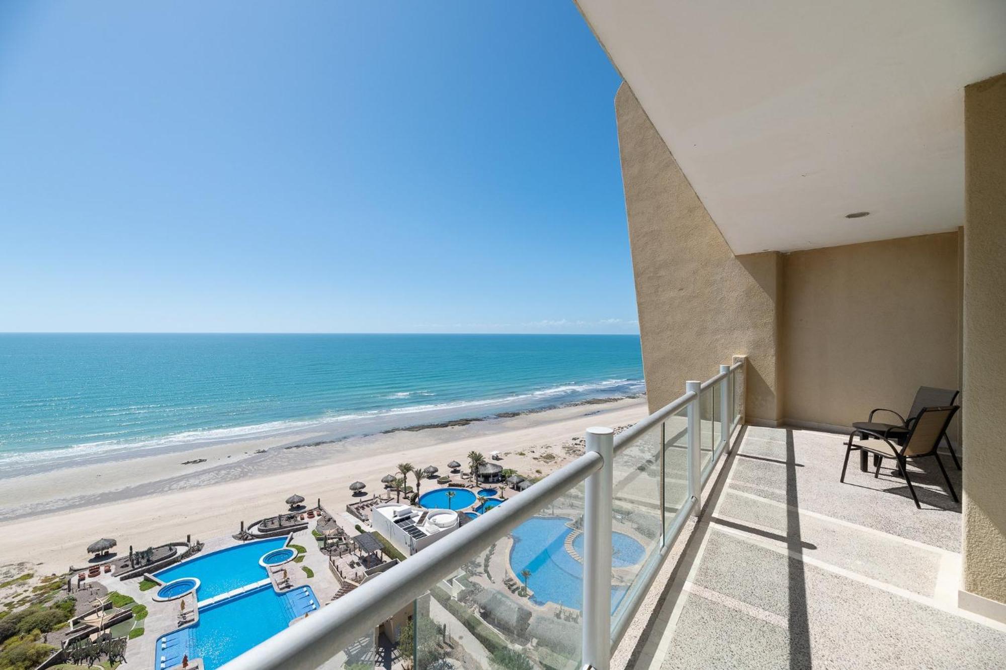 Encanto Living Penthouse By Kivoya Rocky Point Room photo