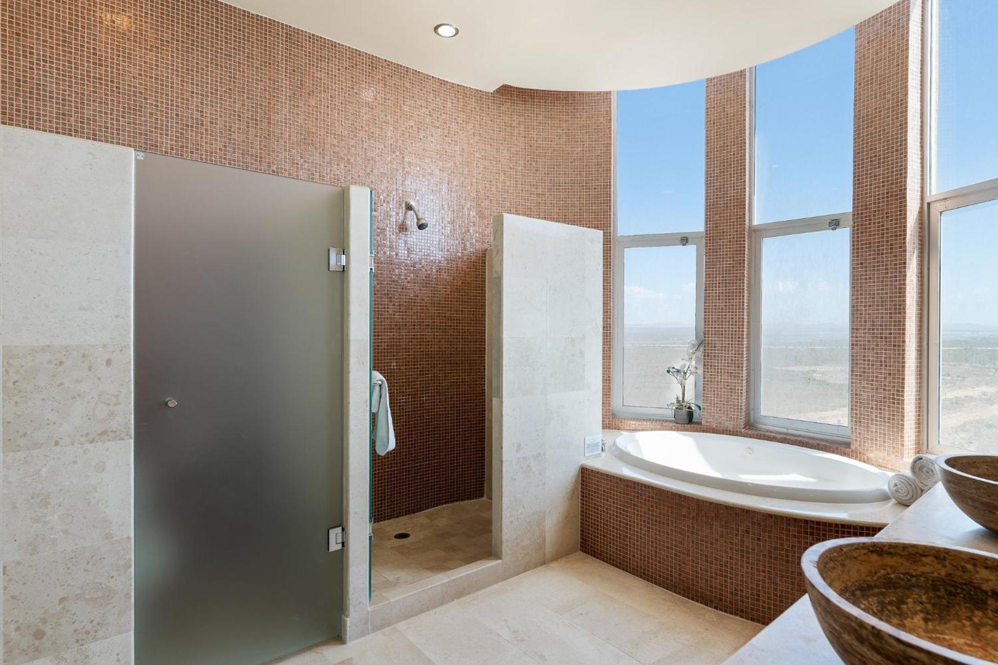 Encanto Living Penthouse By Kivoya Rocky Point Exterior photo