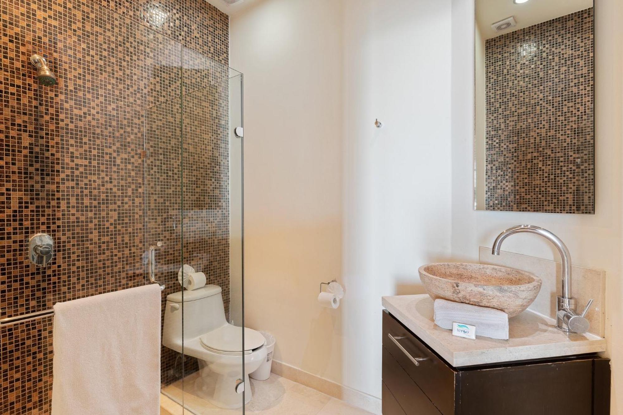 Encanto Living Penthouse By Kivoya Rocky Point Room photo