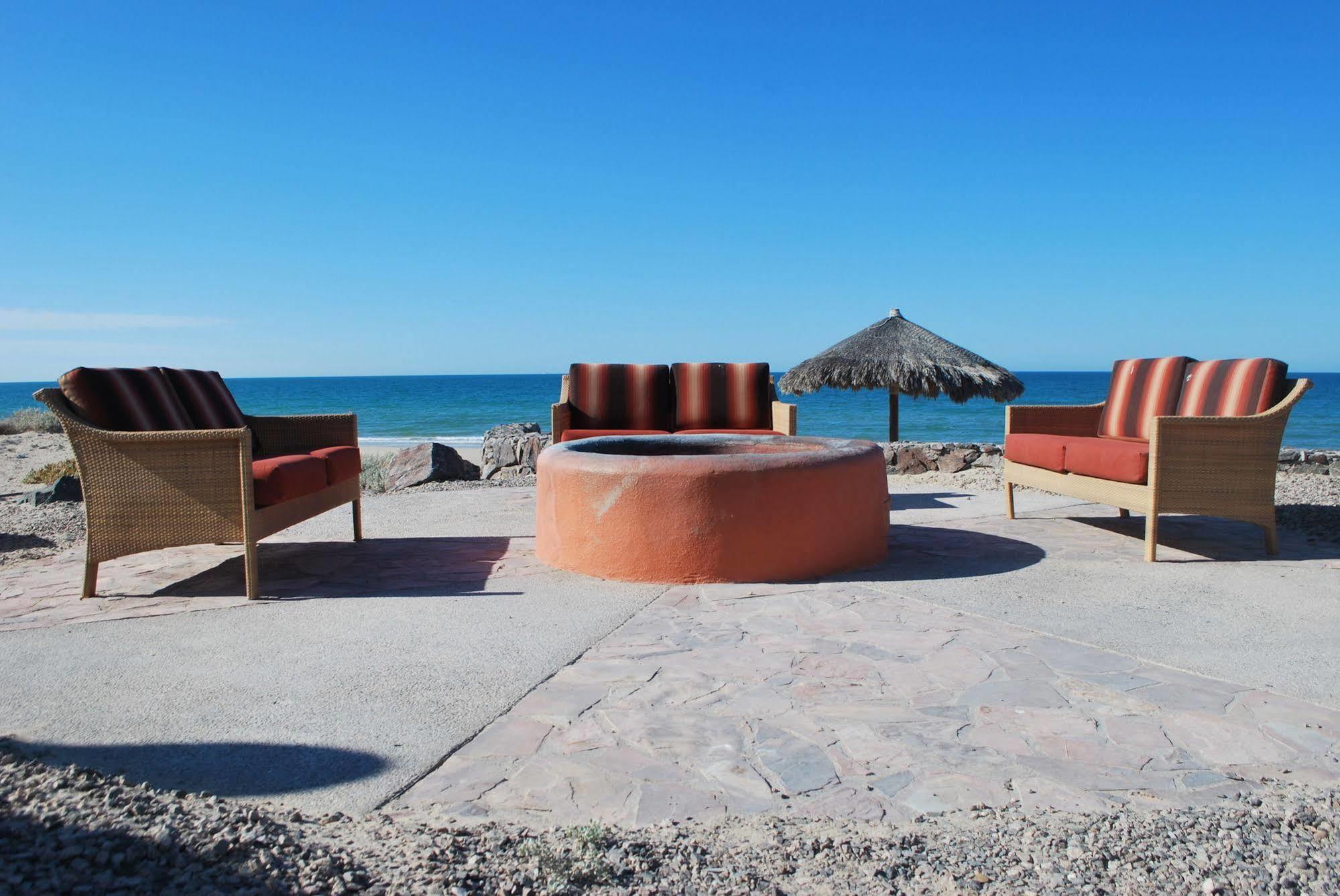 Encanto Living Penthouse By Kivoya Rocky Point Exterior photo